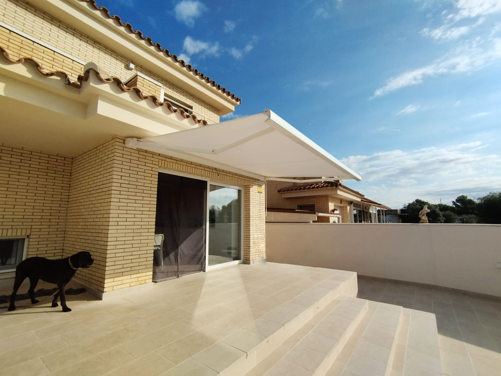 Diferencias entre Toldos de Brazo Articulado y Toldos Convencionales	
Diferencias entre Toldos de Brazo Articulado y Toldos Convencionales