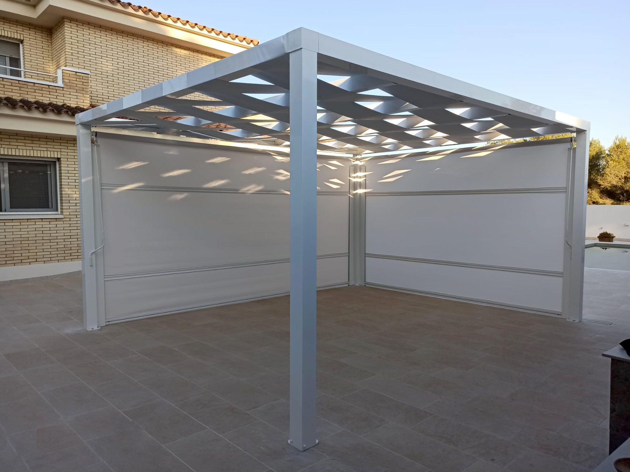 pergola-con-toldo-vertical pergola-con-toldo-vertical